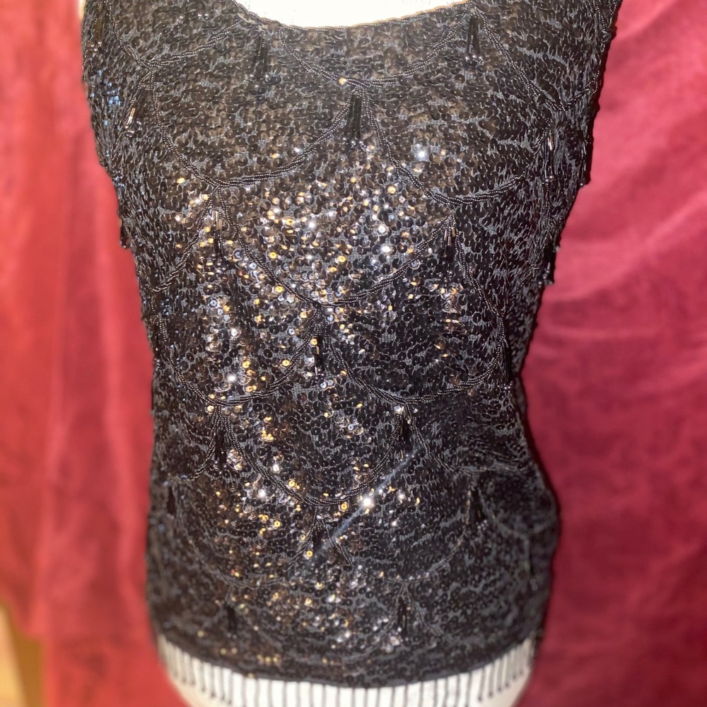 A sequin top - Picture 2 of 2